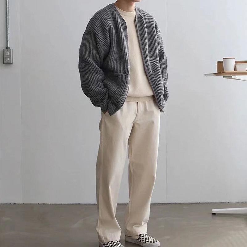 Men’s Crew Neck Knit Cardigan with Ribbed Hem