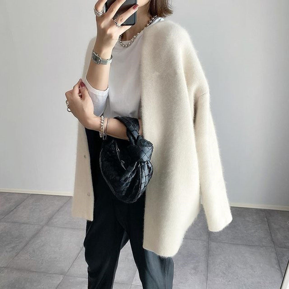 Elegant Women's Cardigan, Relaxed Fit