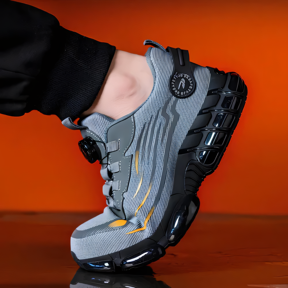 Sneakers Comfortable Safety Shoes with Reinforced Toe Cap and Anti-Slip Sole
