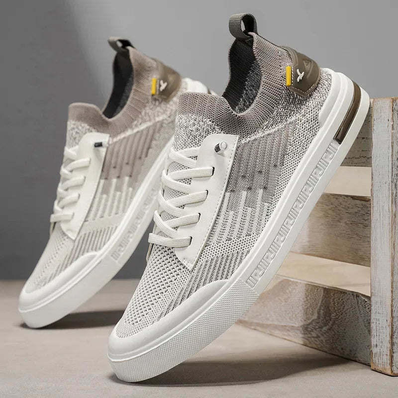 Sneakers in Casual Two-Tone Knit with Flat Rubber Sole
