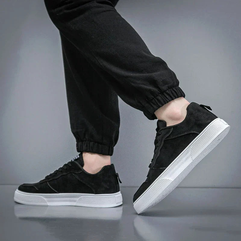 Sneakers Court in Faux Suede with Textured Rubber Sole and Cushioned Midsole