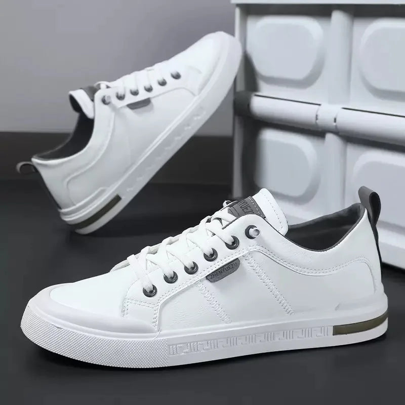 Sneakers in Two-Tone Smooth Leather with Flat Rubber Sole and Visible Stitching