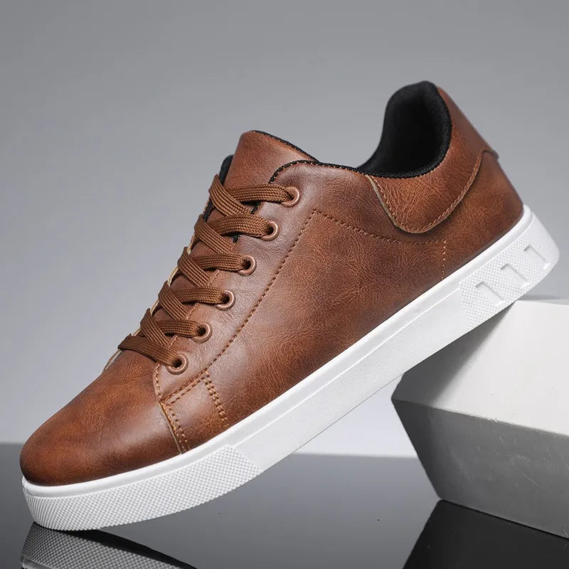 Sneakers in Premium Leather Elegant with Clean and Lightweight Design