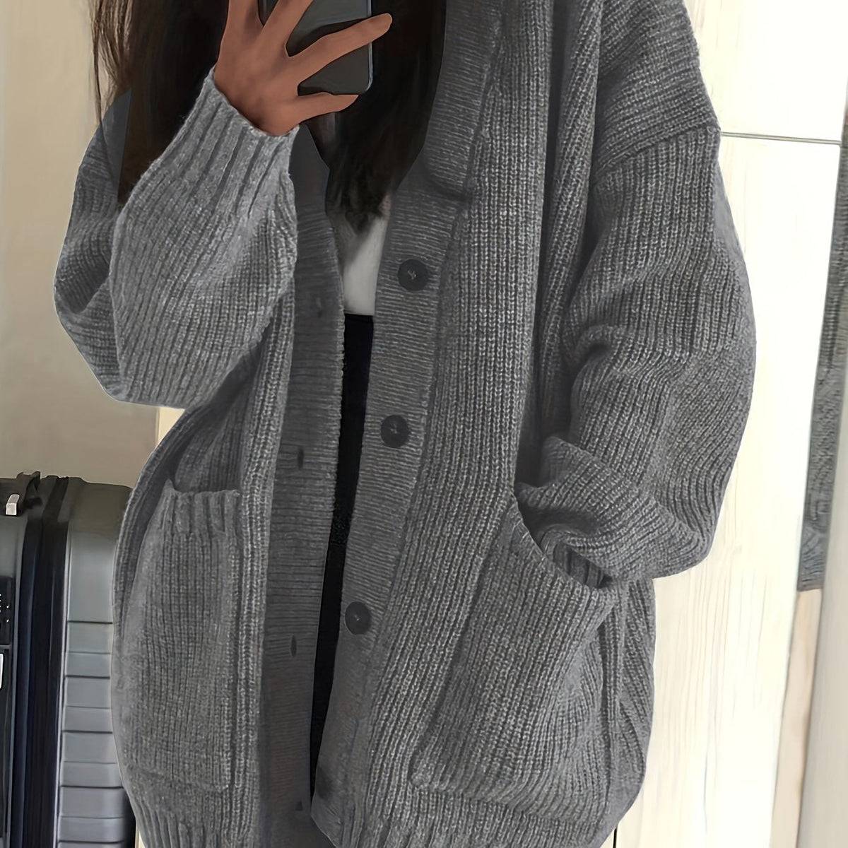 Oversized Women’s Chunky-Knit Cardigan with Buttons and Pockets