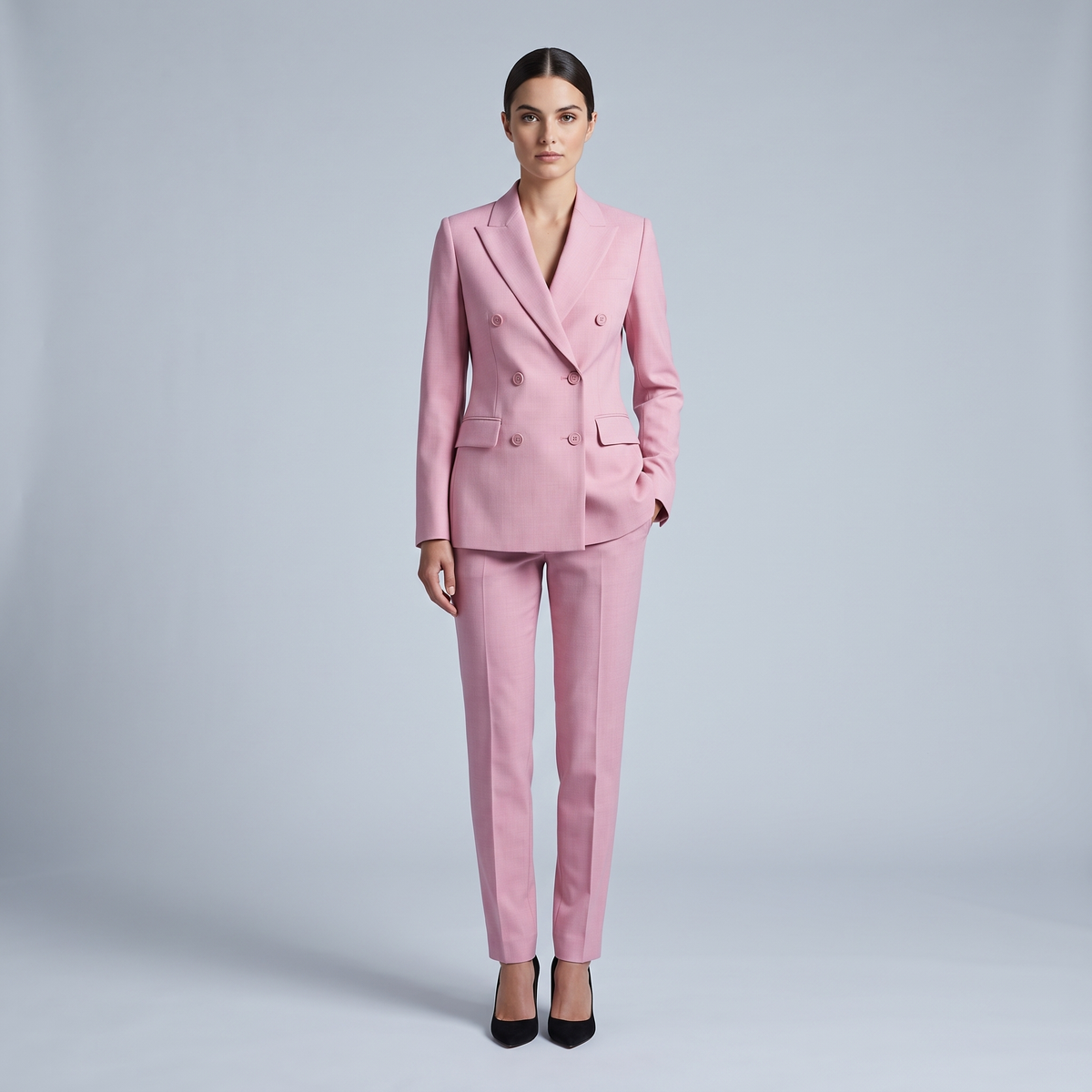 Women’s Suit in Flowing Fabric for Autumn