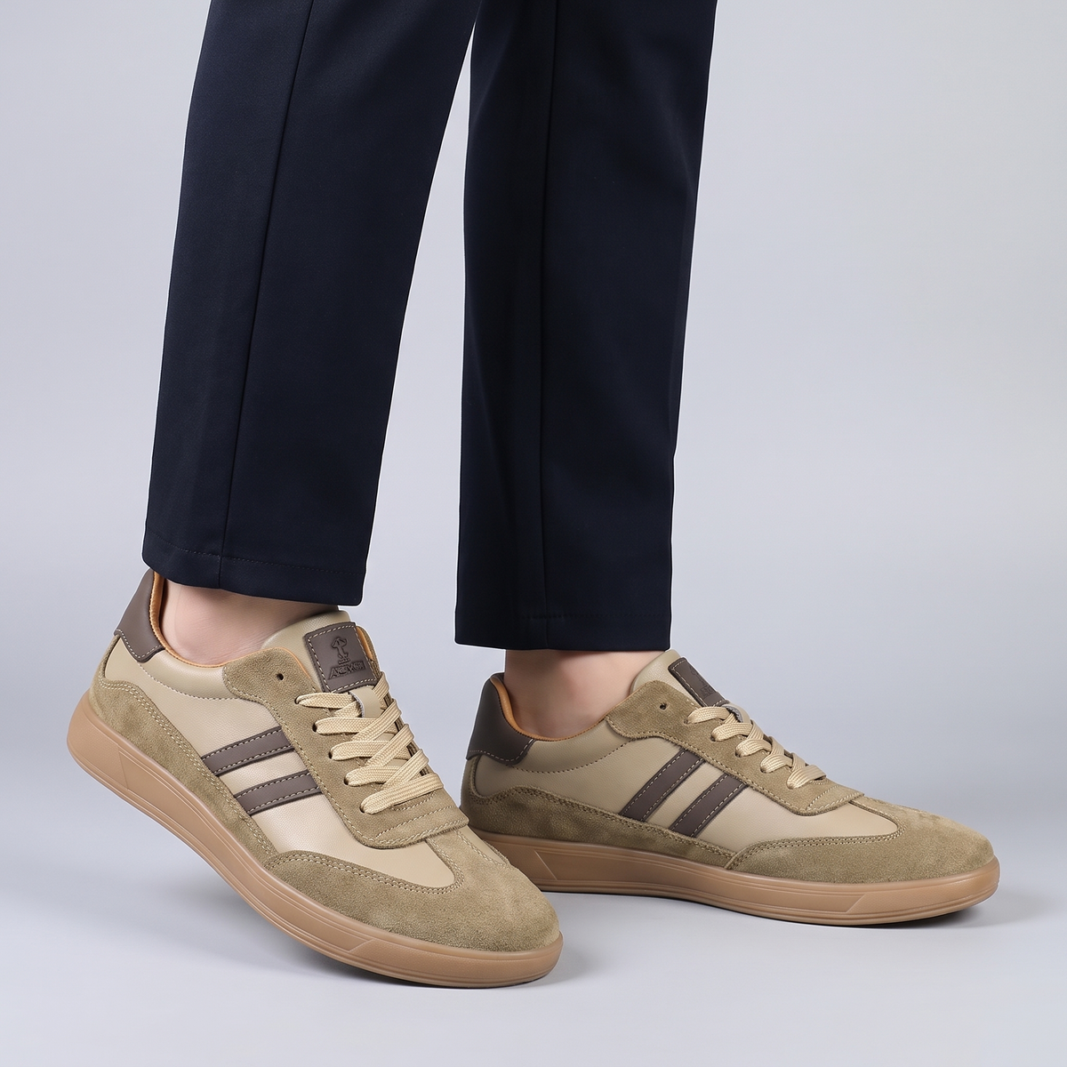 Sneakers Retro in Leather and Suede with Natural Rubber Sole and Cotton Lining