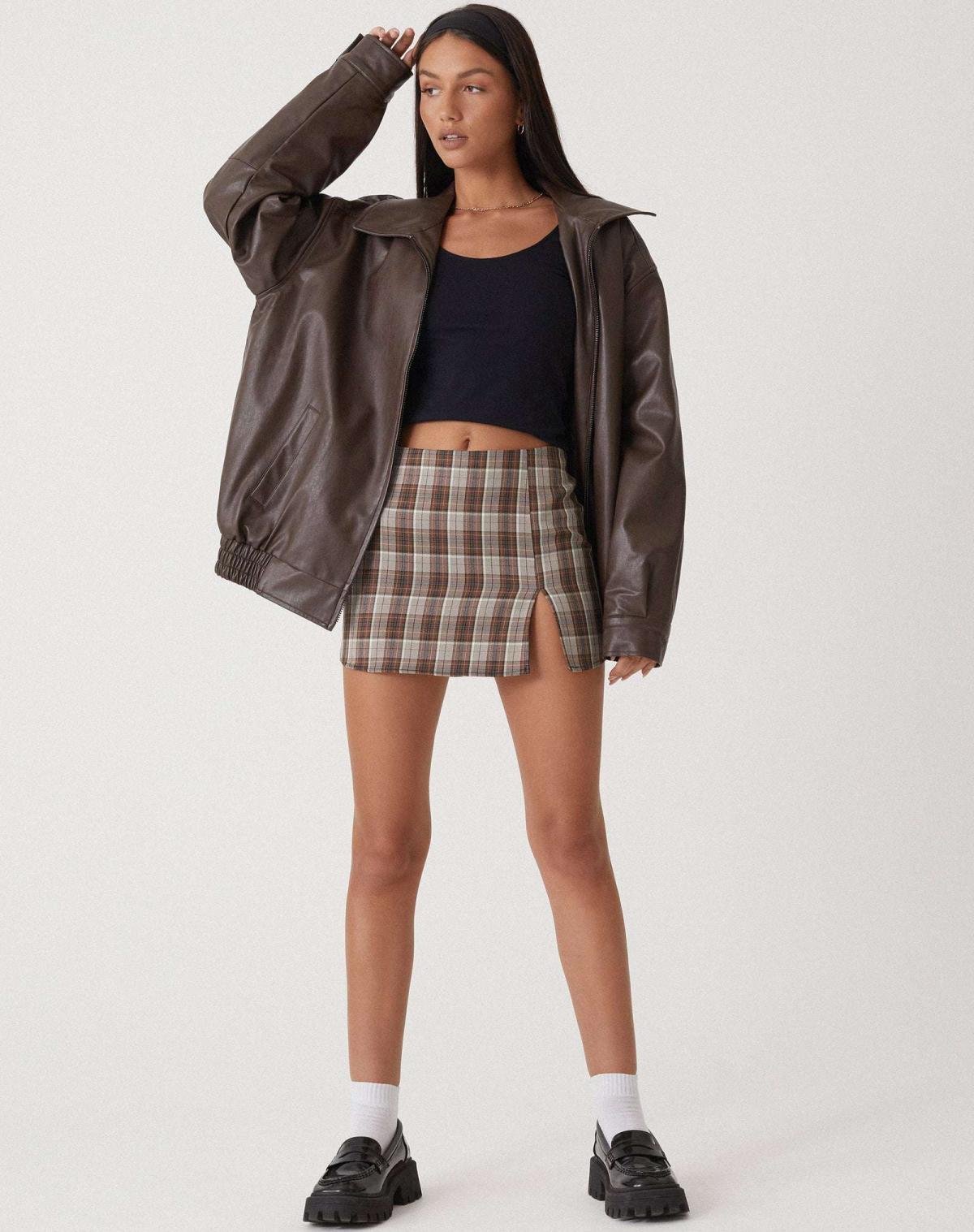 Oversized Women’s Faux Leather Jacket with Collar and Front Zip