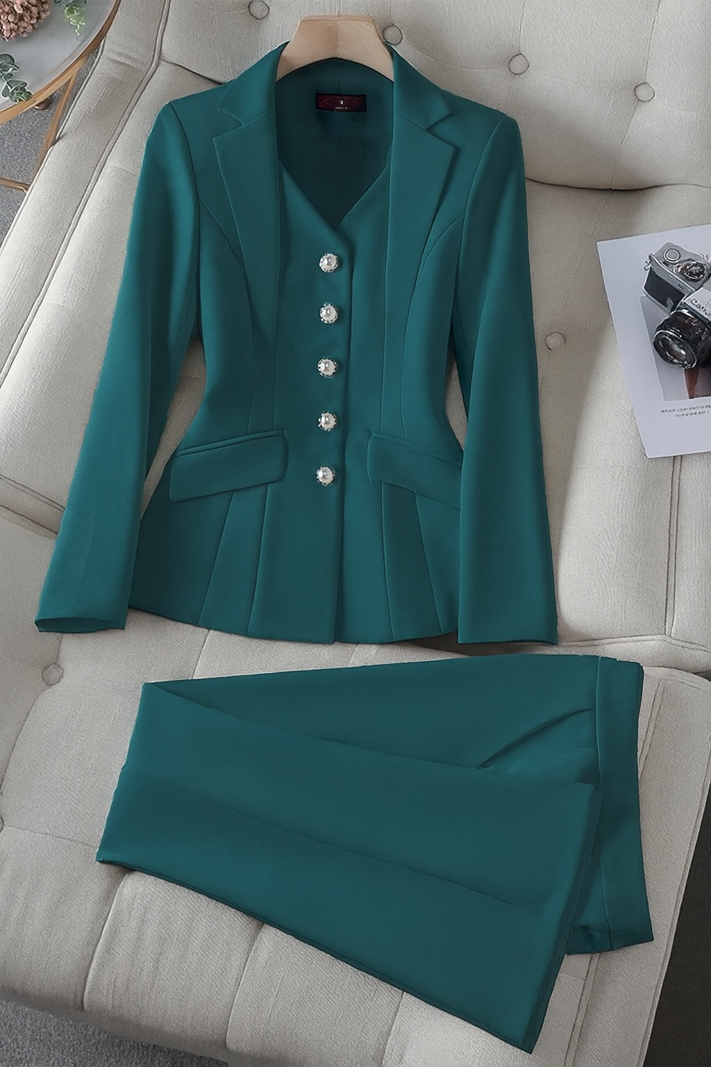 Women’s Suit with Lined Blazer and Regular-Fit Trousers
