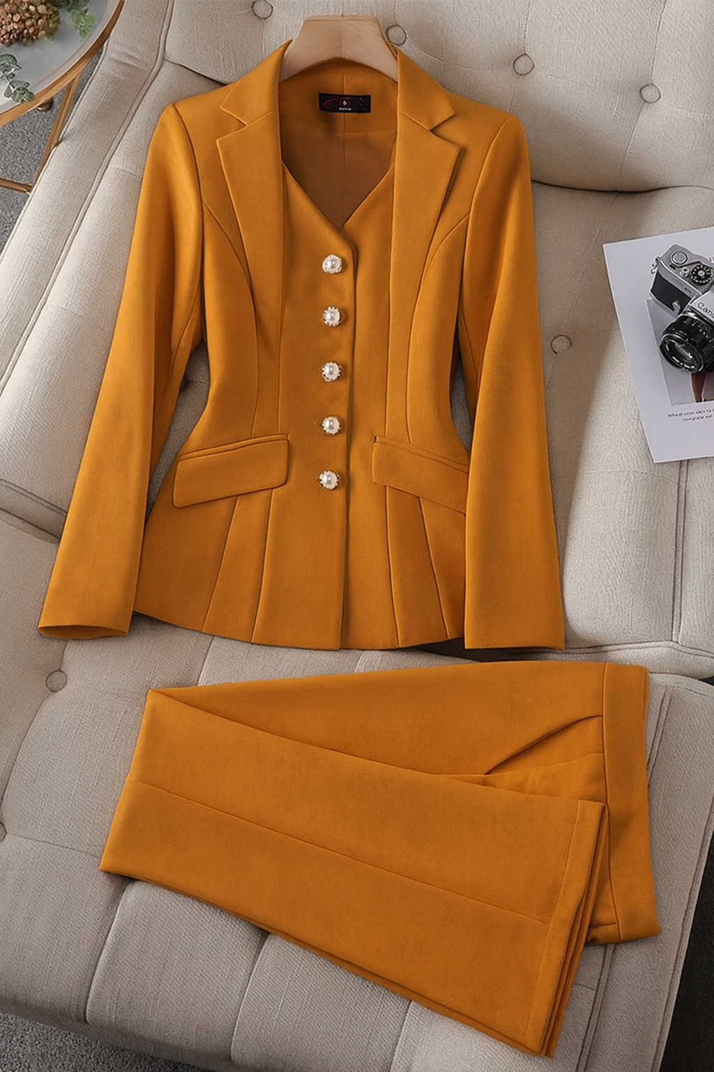 Women’s Suit with Lined Blazer and Regular-Fit Trousers