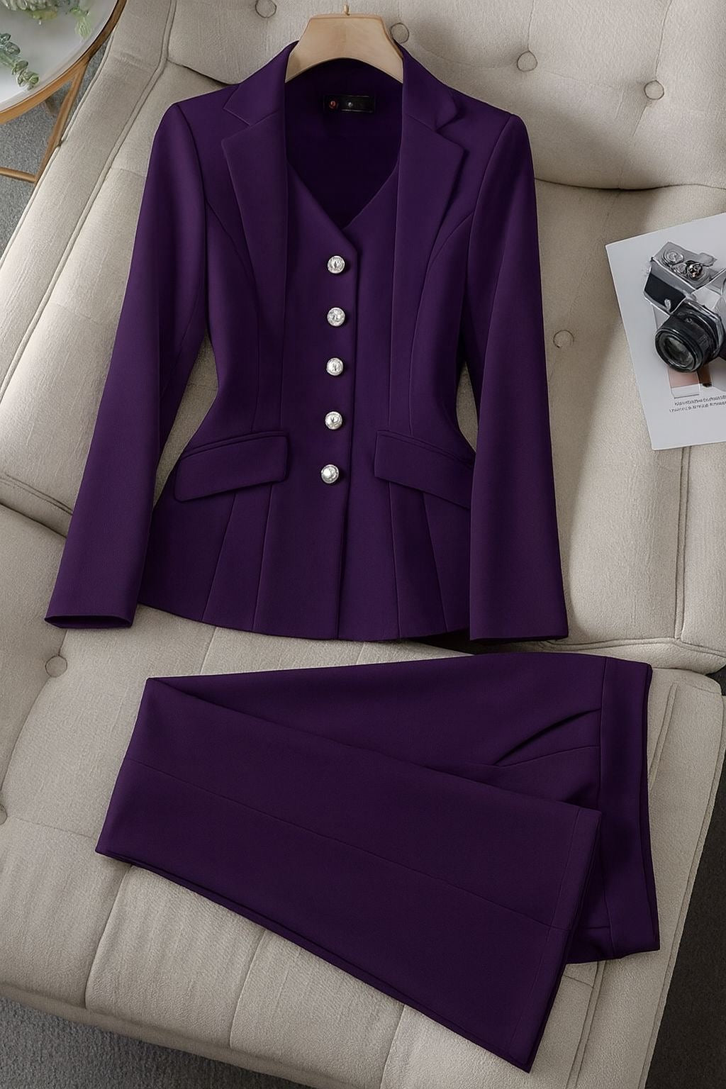 Women’s Suit with Lined Blazer and Regular-Fit Trousers