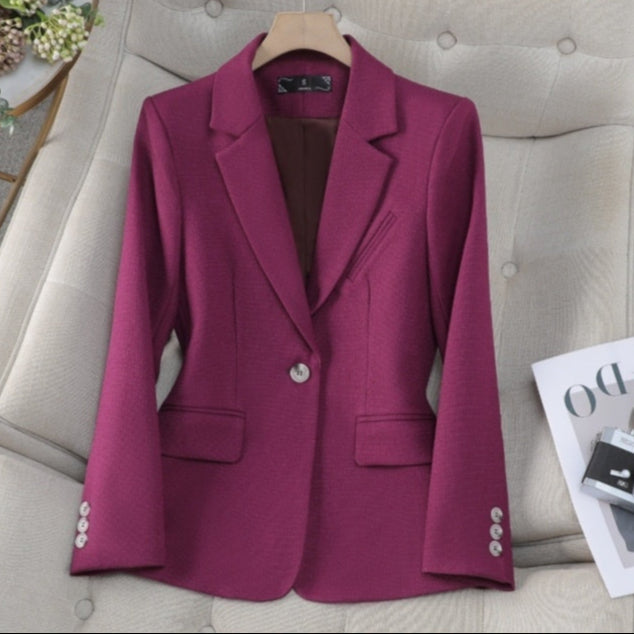 Elegant Fitted Blazer with Functional Pockets