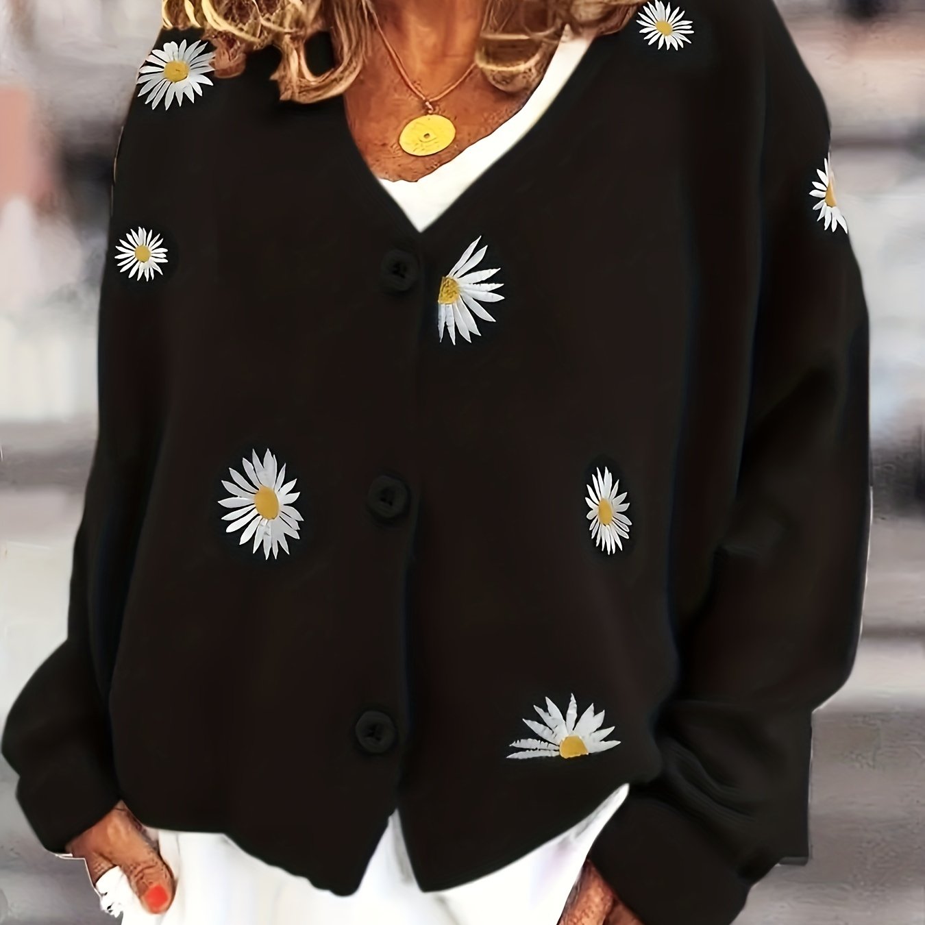 Women's Embroidered Cardigan with Buttons and Floral Embroidery