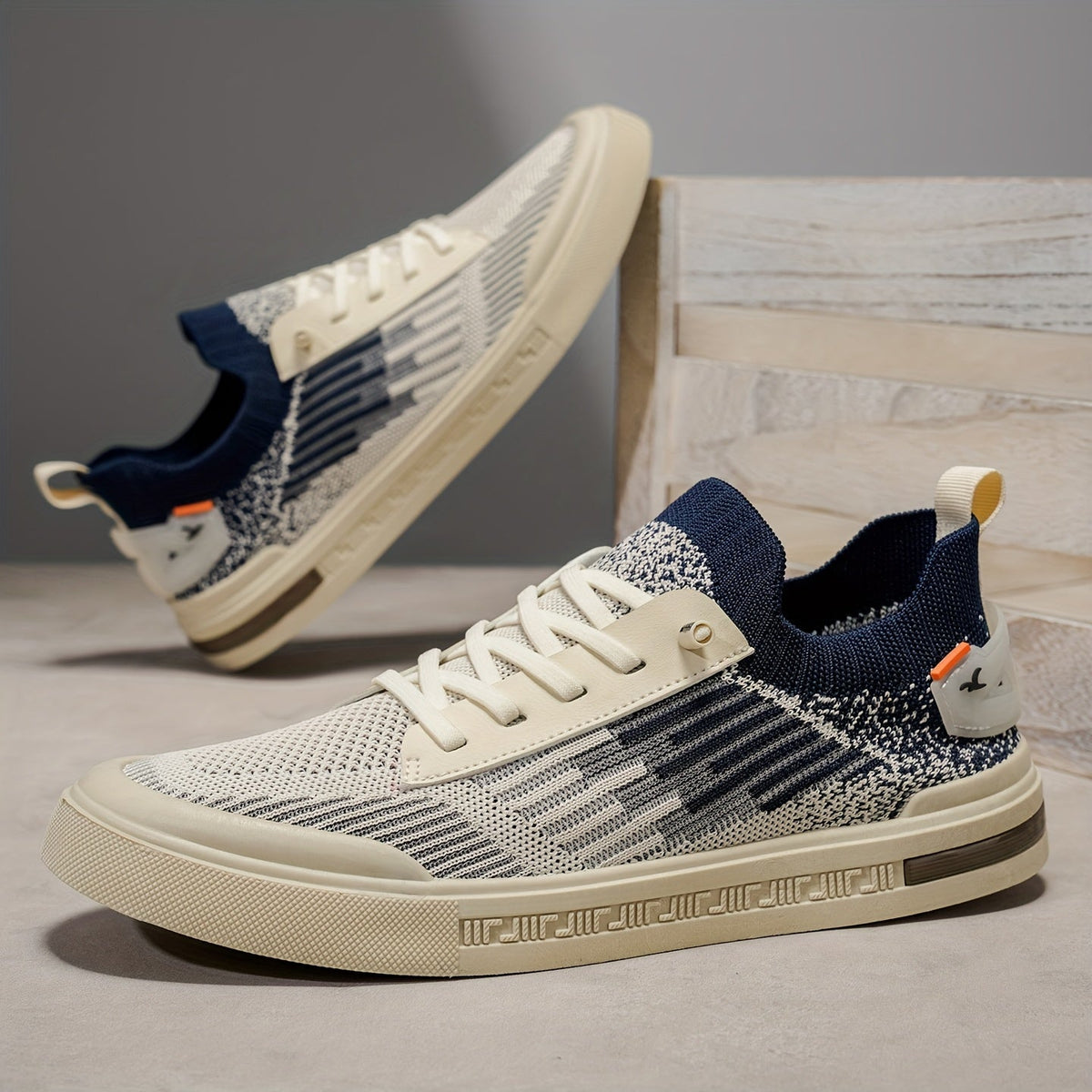 Sneakers in Casual Two-Tone Knit with Flat Rubber Sole