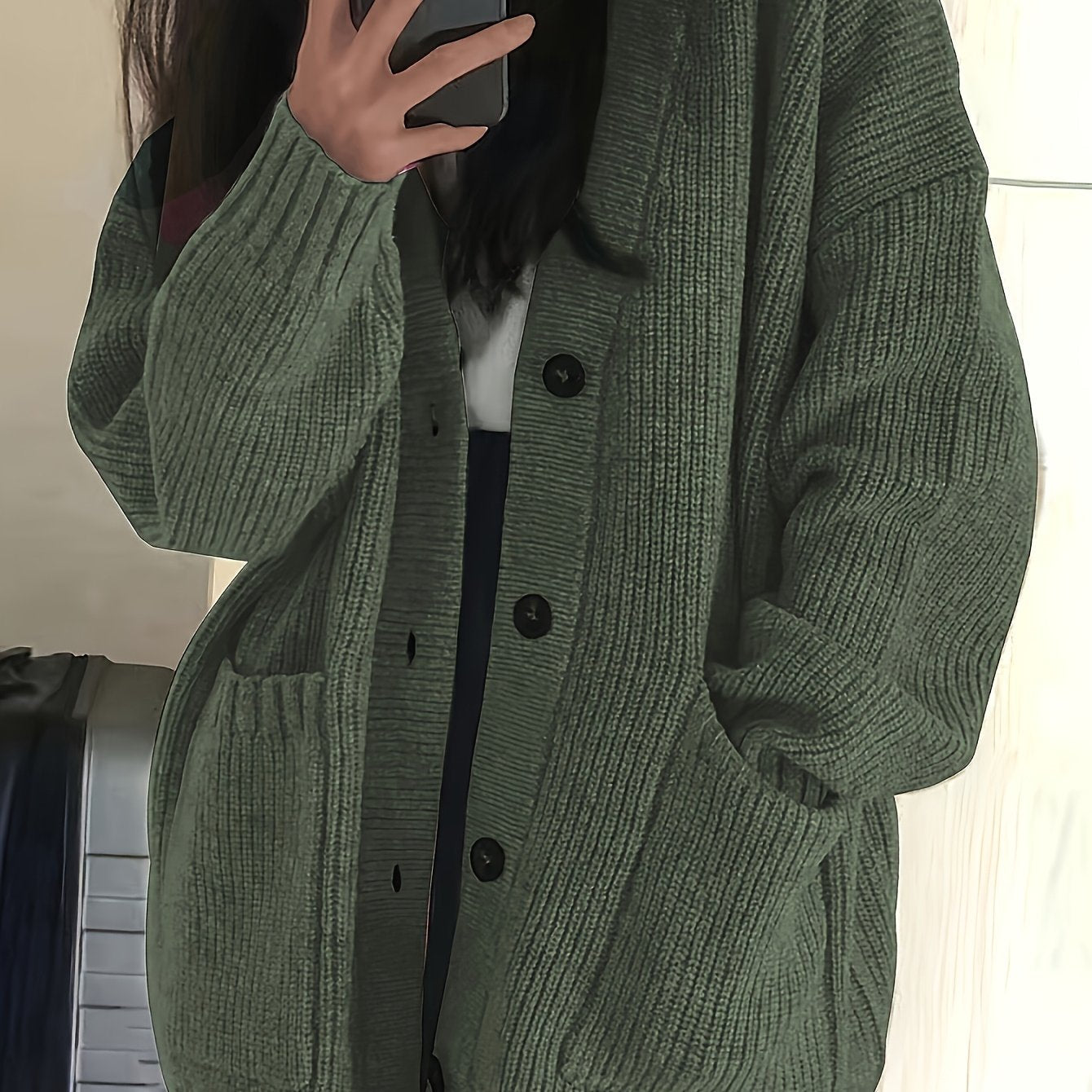 Oversized Women’s Chunky-Knit Cardigan with Buttons and Pockets