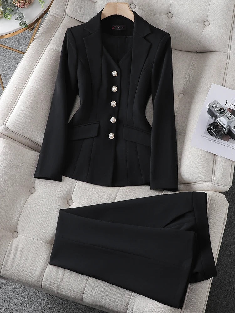 Women’s Suit with Lined Blazer and Regular-Fit Trousers