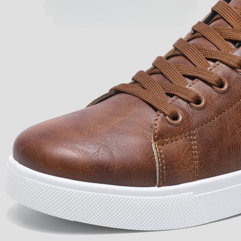 Sneakers in Premium Leather Elegant with Clean and Lightweight Design