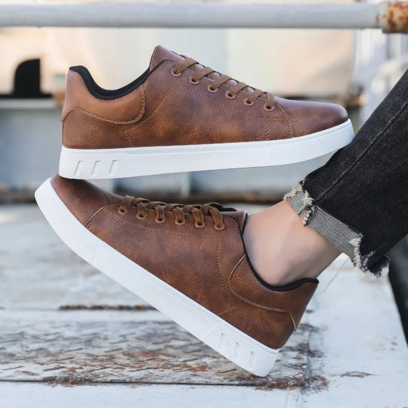 Sneakers in Premium Leather Elegant with Clean and Lightweight Design