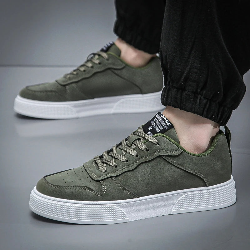 Sneakers Court in Faux Suede with Textured Rubber Sole and Cushioned Midsole