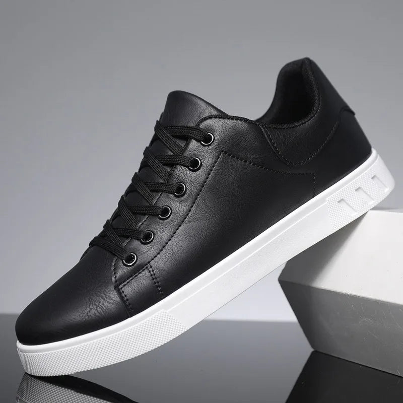Sneakers in Premium Leather Elegant with Clean and Lightweight Design