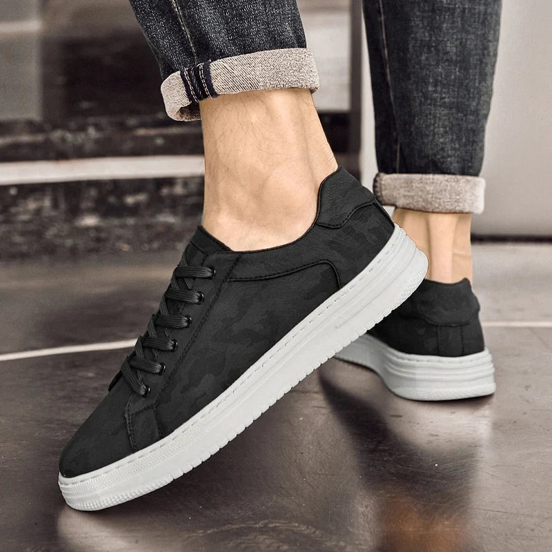 Sneakers in Versatile Design Canyon Colour Genuine Leather