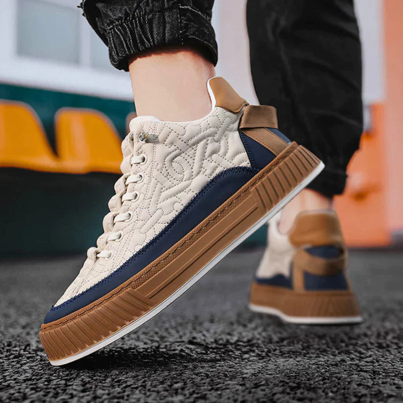 Sneakers Men's Casual in Black and White with a Simple, Elegant Design