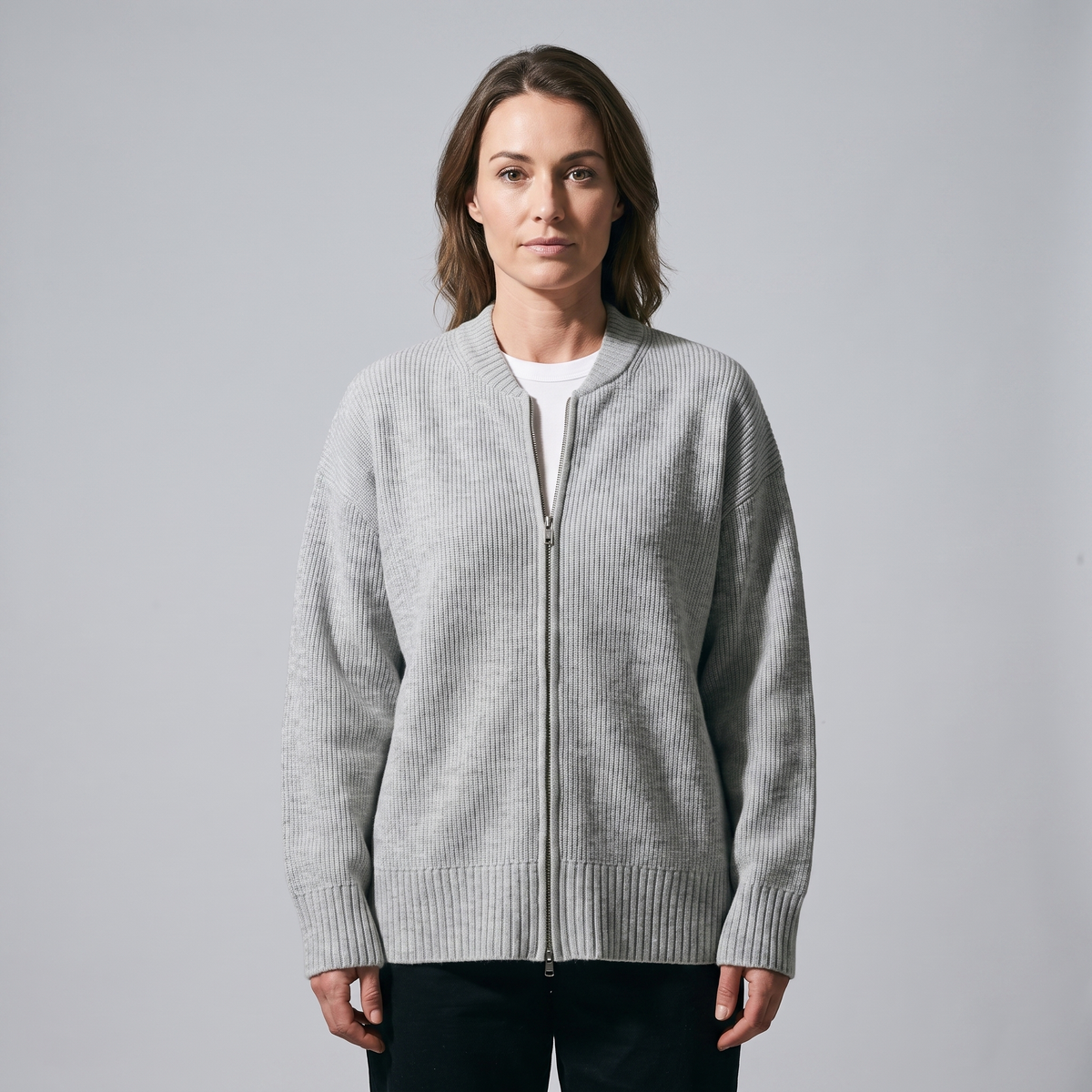 Women’s Long-Sleeved Zip-Up Cardigan in Soft Knit