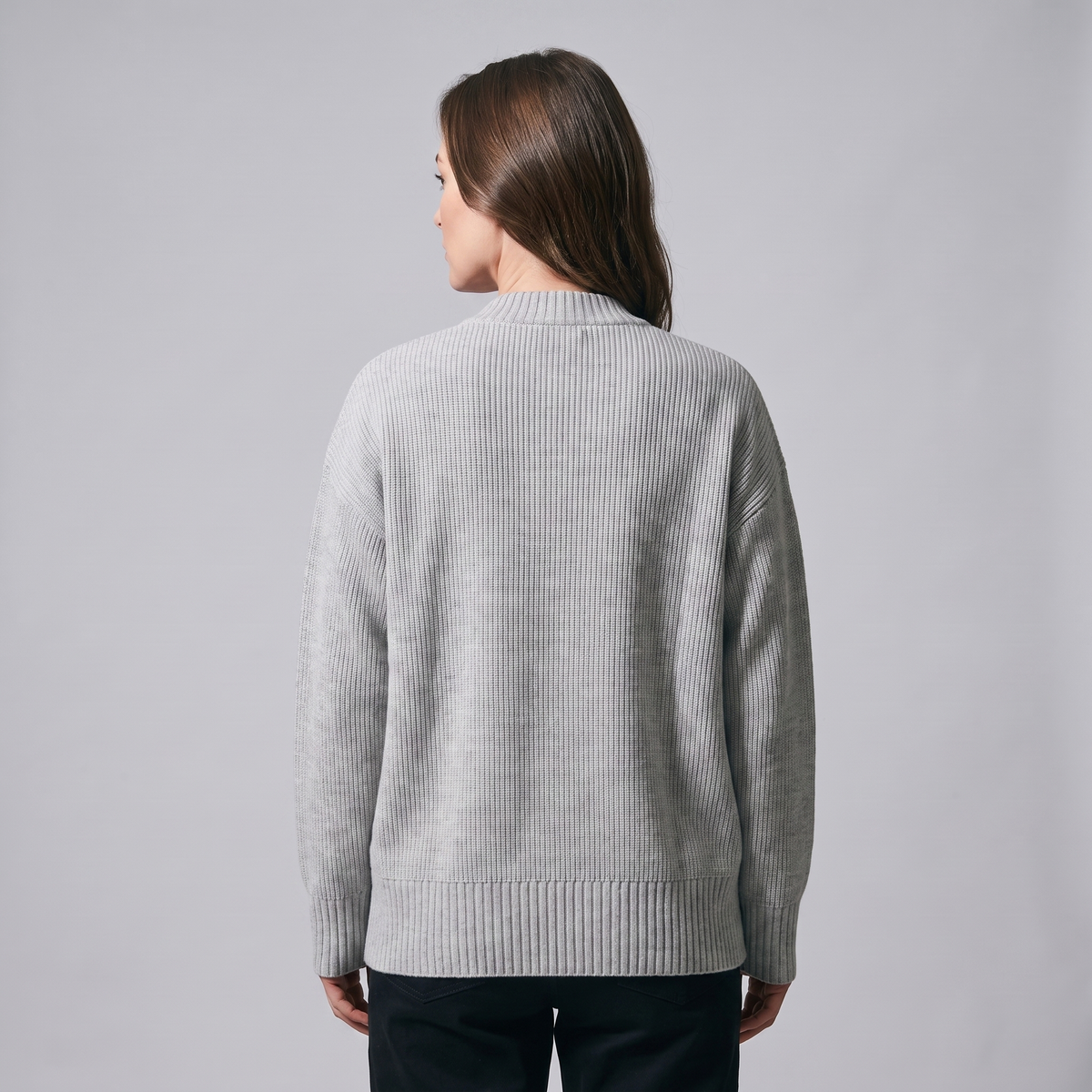 Women’s Long-Sleeved Zip-Up Cardigan in Soft Knit