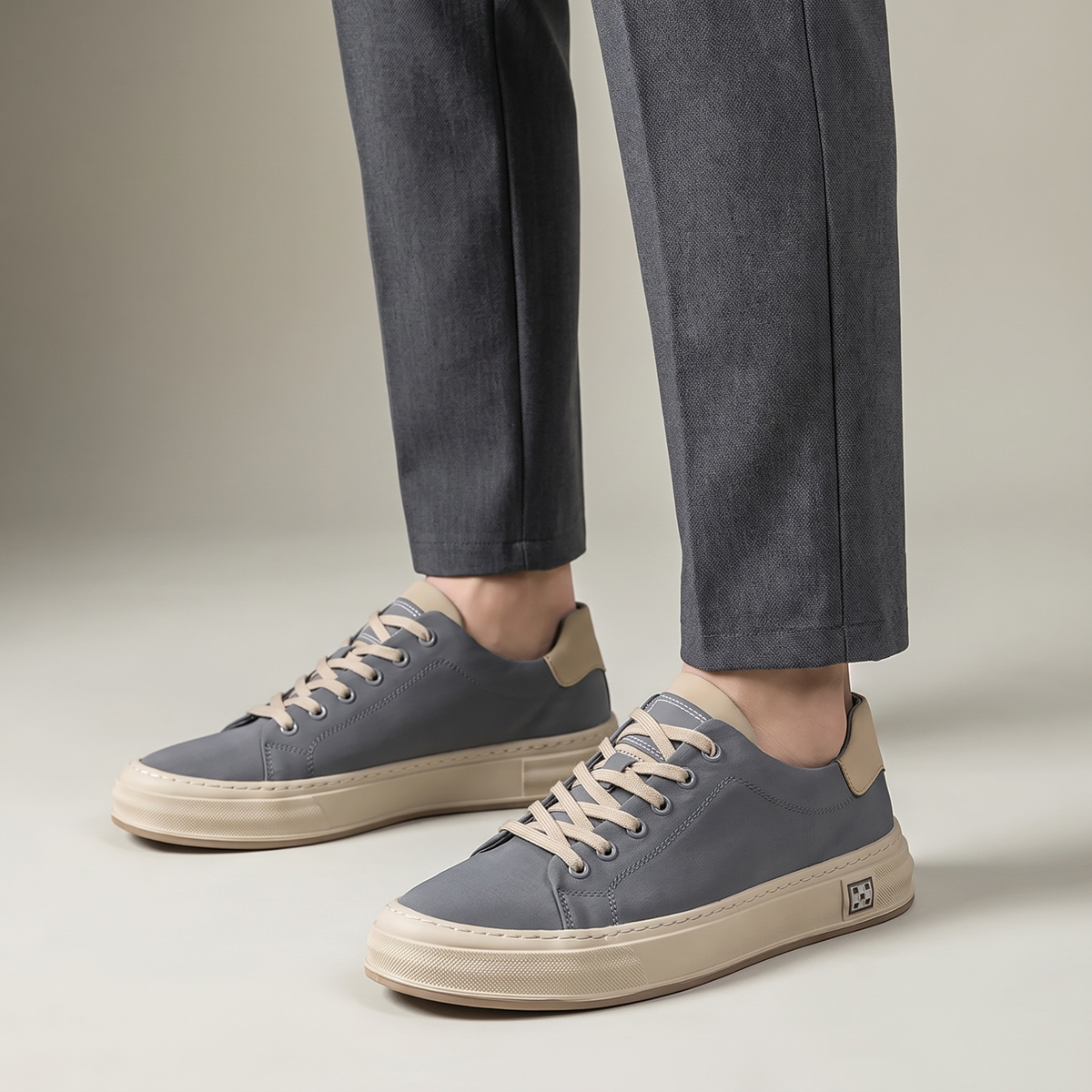 Sneakers in Lightweight Casual Canvas with Durable Rubber Sole