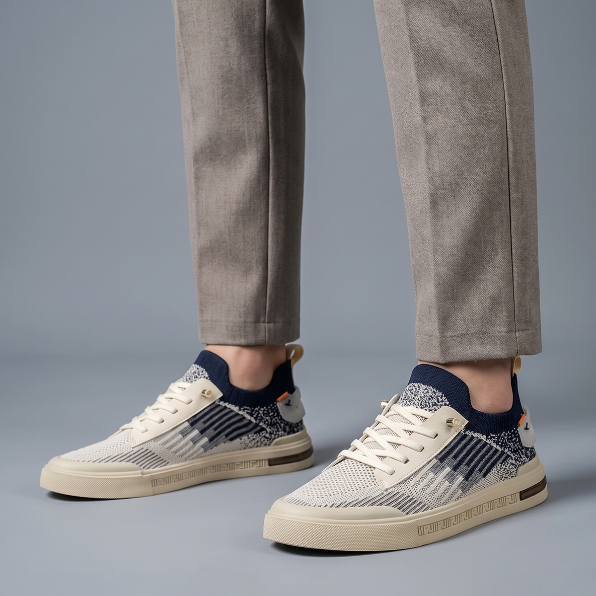 Sneakers in Casual Two-Tone Knit with Flat Rubber Sole