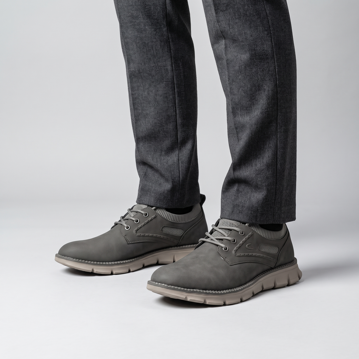 Sneakers Classic Golf Shoes Without Spikes with Padded Insole and Comfortable Collar
