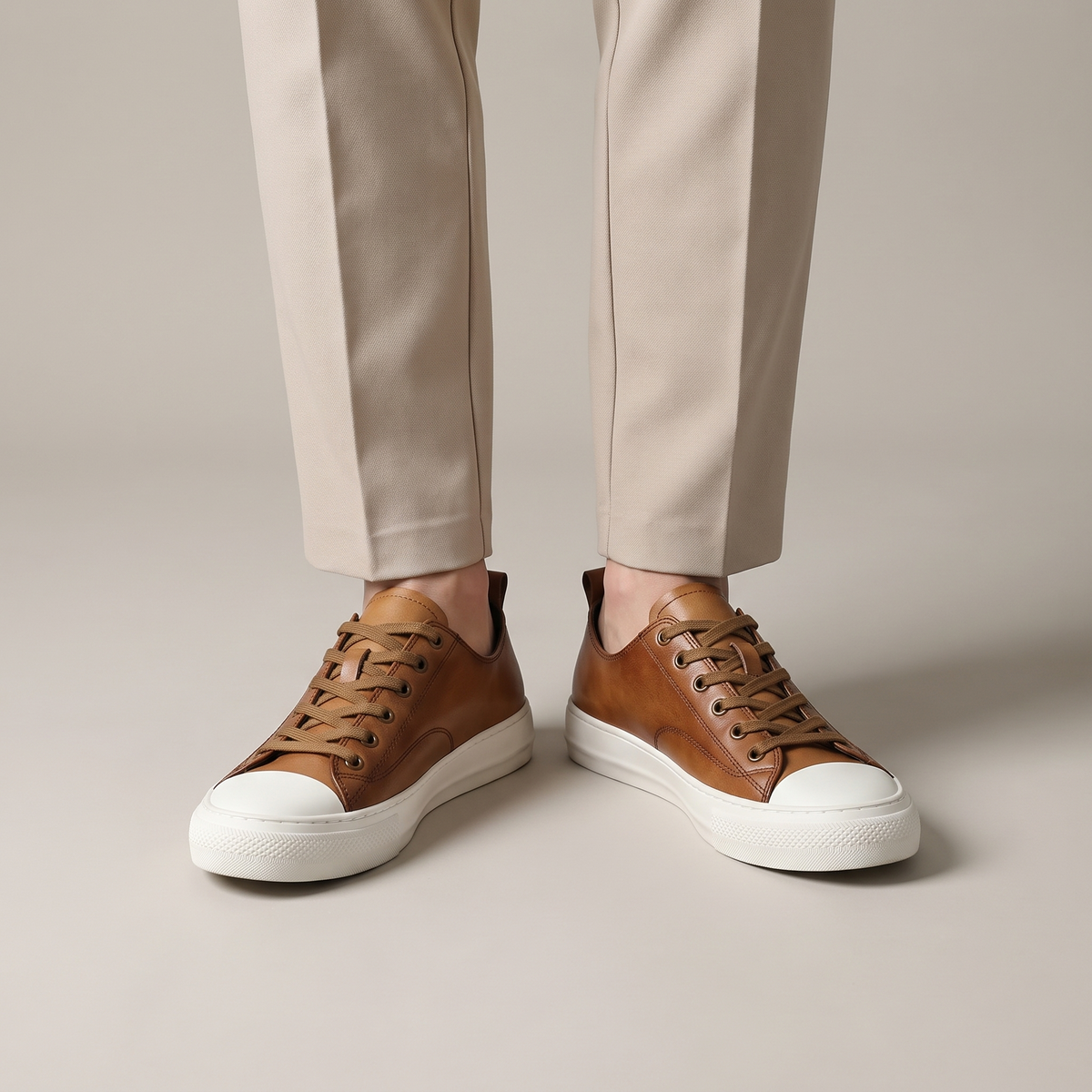 Sneakers Low-Top Slip-On in Genuine Leather with Padded Insole and Arch Support