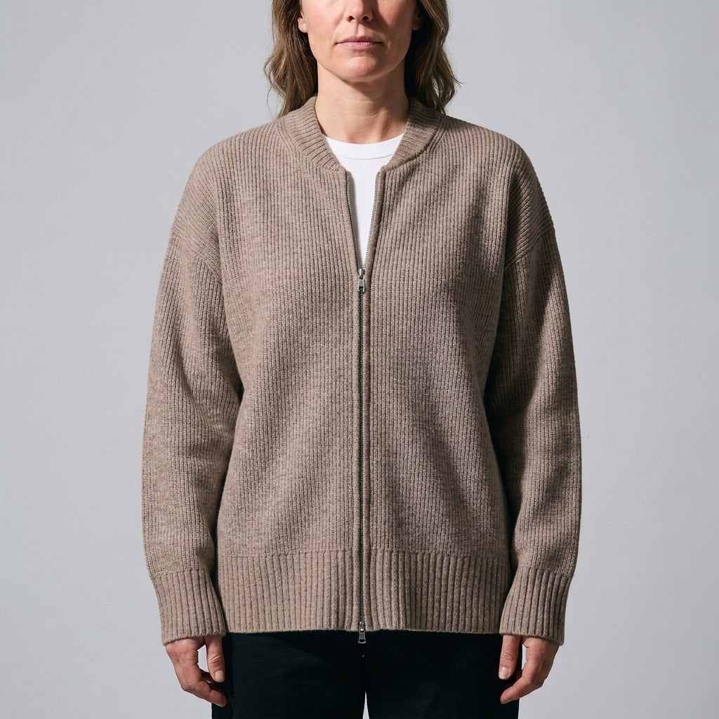 Women’s Long-Sleeved Zip-Up Cardigan in Soft Knit