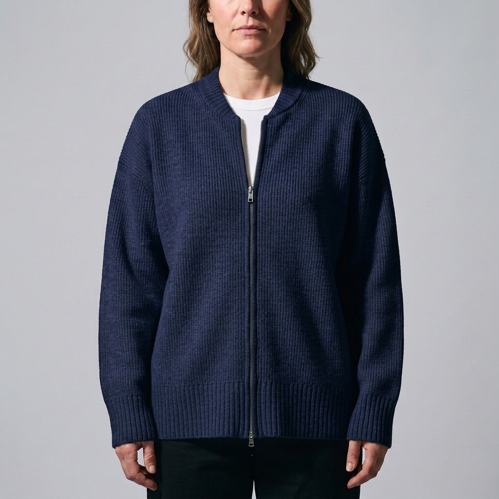 Women’s Long-Sleeved Zip-Up Cardigan in Soft Knit